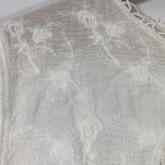 Ember Mesh, Lace, and Fringe White Short Sleeve Crop Top Size Small - Picture 4 of 7